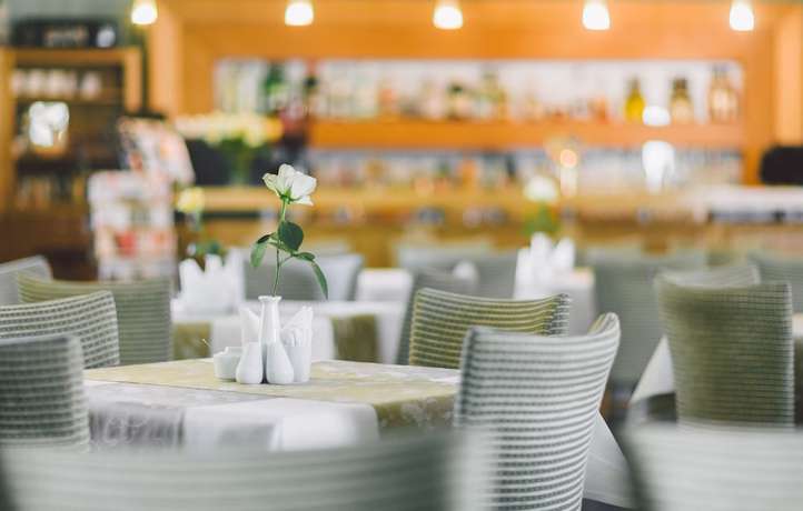 Imagen del bar/restaurante del Hotel Euterpe. Foto 4