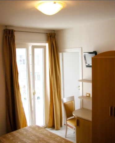 Imagen de la habitación del Hotel Eva, Alba Adri&aacute;tica. Foto 8