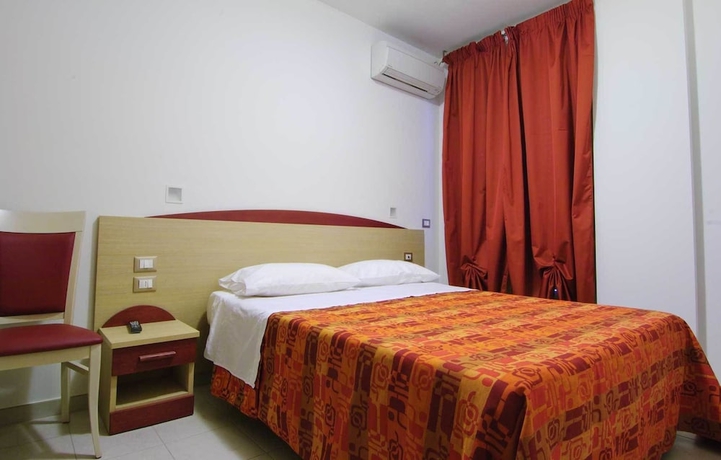 Imagen de la habitación del Hotel Eva, Alba Adri&aacute;tica. Foto 11