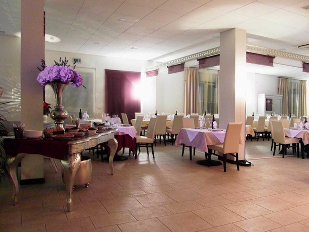 Imagen del bar/restaurante del Hotel Eva, Alba Adri&aacute;tica. Foto 4