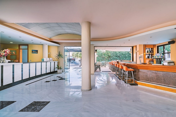 Imagen de los interiores del Hotel Eva Bay On The Beach Adults Only. Foto 16