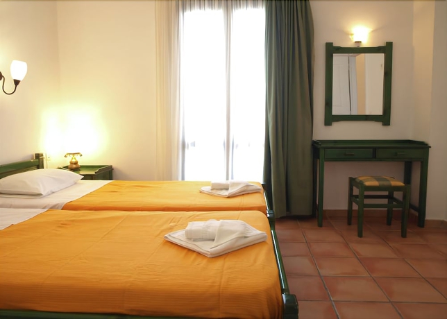 Imagen de la habitación del Hotel Eva Suites. Foto 6