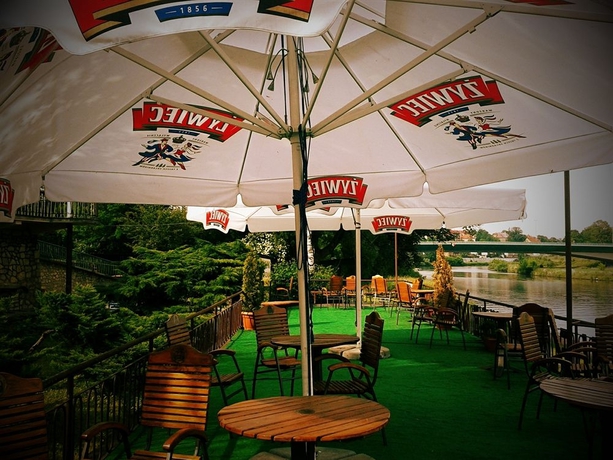 Imagen de los exteriores del Hotel Eva, Zwierzyniec. Foto 11