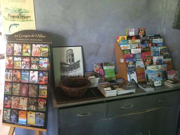 Imagen de los interiores del Hotel Evan. Foto 16