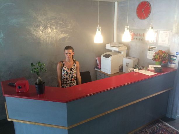 Imagen de los interiores del Hotel Evan. Foto 19