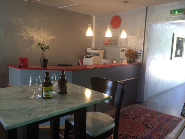 Imagen de los interiores del Hotel Evan. Foto 20