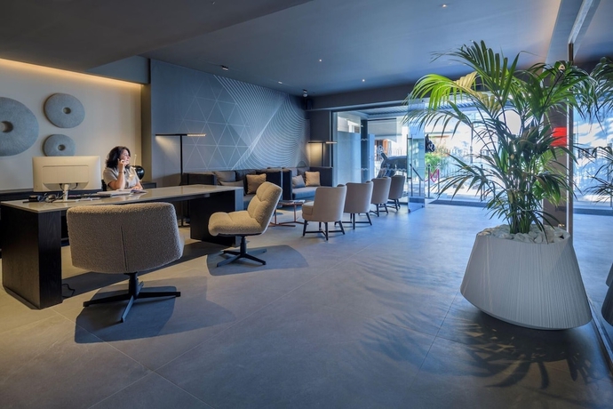 Imagen de los interiores del Hotel Evanik Chic. Foto 16
