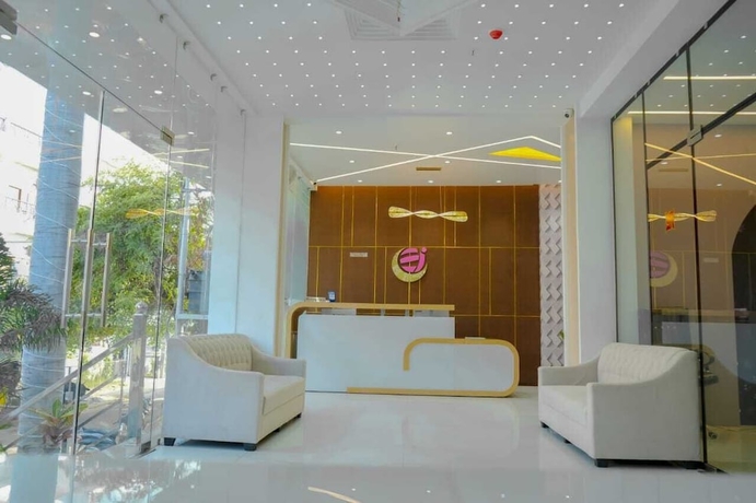 Imagen de los interiores del Hotel Evara Inn. Foto 16