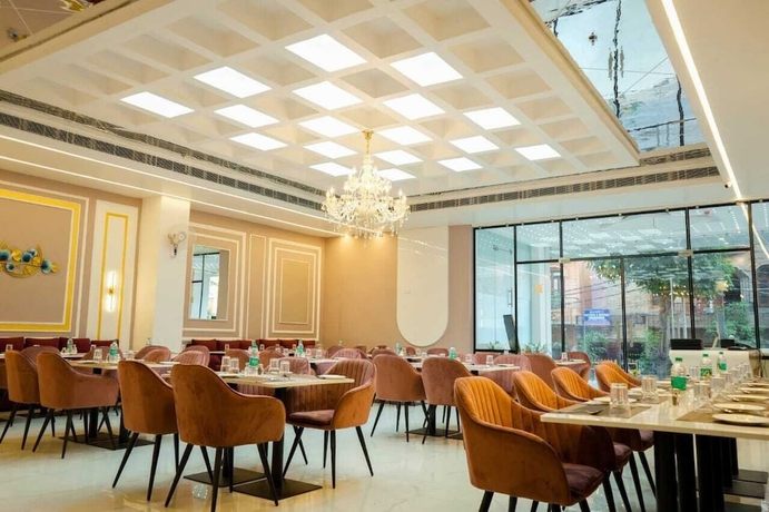 Imagen del bar/restaurante del Hotel Evara Inn. Foto 5