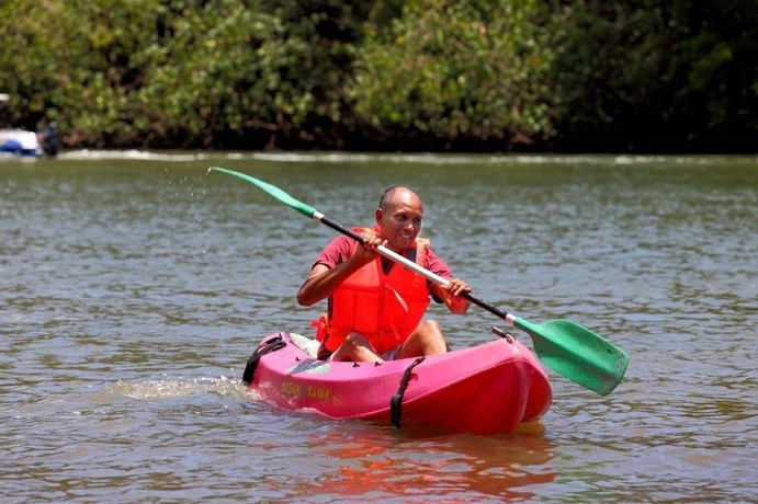 Imagen de los exteriores del Hotel Evazion. Foto 12