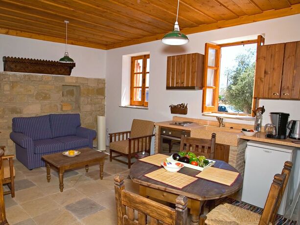 Imagen general del Hotel Eveleos Country House. Foto 4