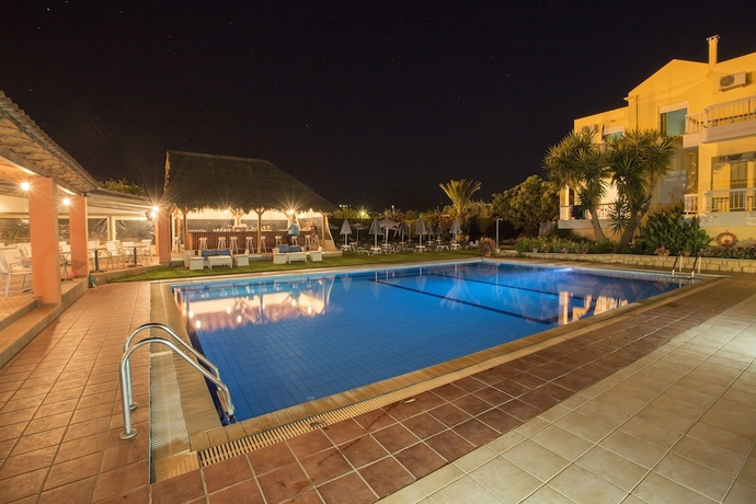 Imagen de la piscina del Hotel Evelin, Rethymnon. Foto 15