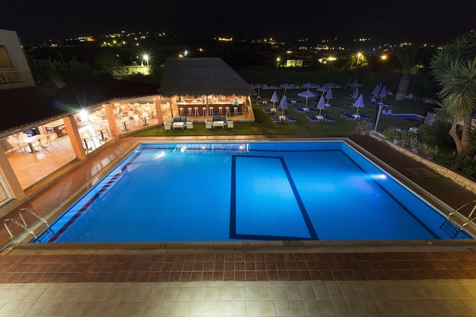 Imagen de la piscina del Hotel Evelin, Rethymnon. Foto 17