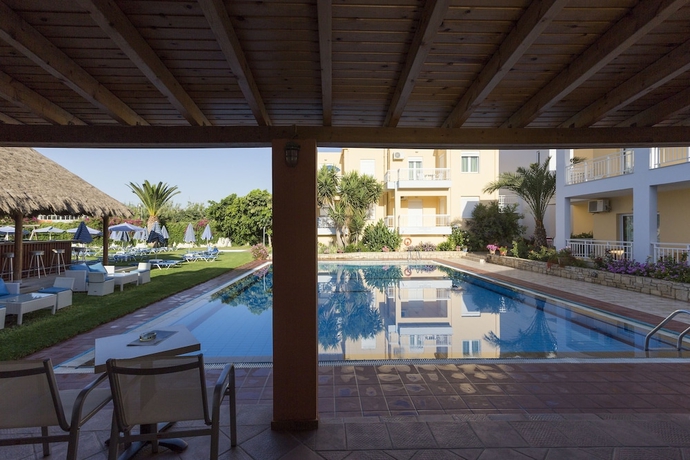Imagen de la piscina del Hotel Evelin, Rethymnon. Foto 18