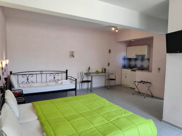 Imagen de la habitación del Hotel Evelin hotel. Foto 7
