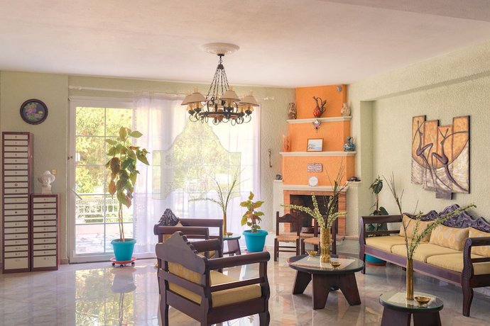 Imagen de los interiores del Hotel Evelin hotel. Foto 20