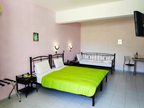 Imagen de la habitación del Hotel Evelin hotel. Foto 8