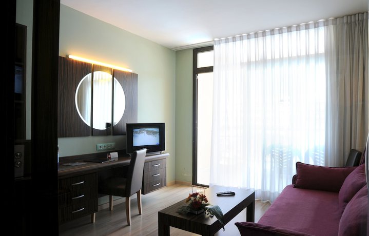 Imagen de la habitación del Hotel Evenia Olympic Palace. Foto 5