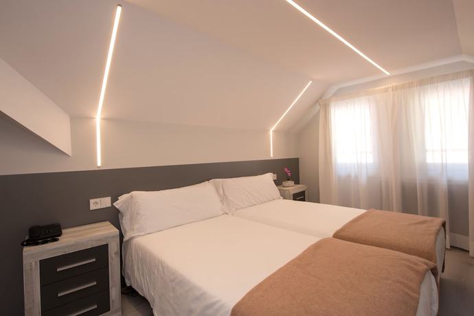 Imagen de la habitación del Hotel Evenia Oros. Foto 2