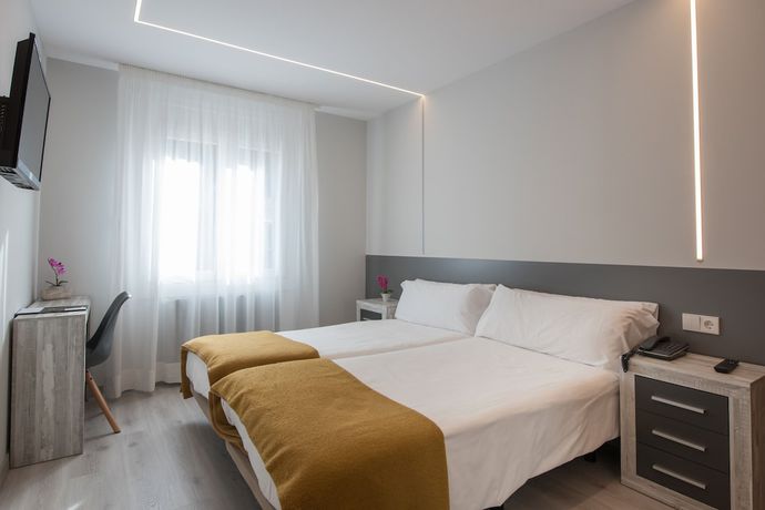 Imagen de la habitación del Hotel Evenia Oros. Foto 15