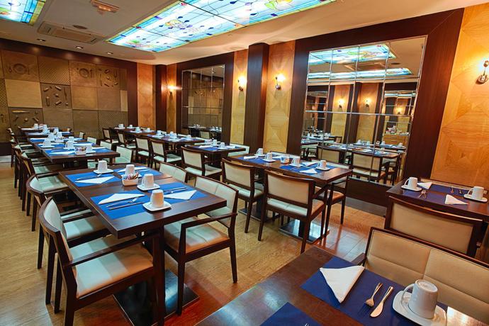 Imagen general del Hotel Evenia Rocafort. Foto 9