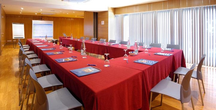 Imagen de la habitación del Hotel Evenia Rossello. Foto 8