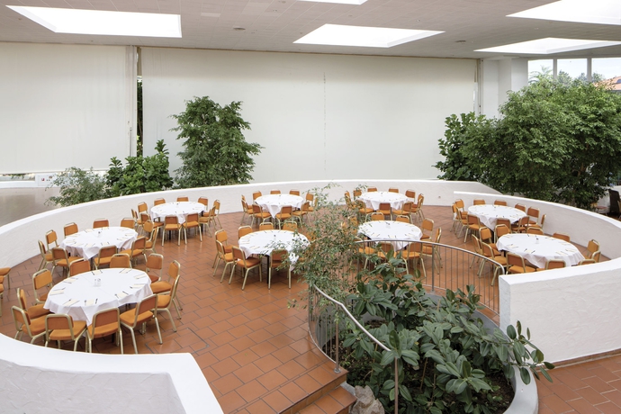 Imagen de los interiores del Hotel Eventhotel Pyramide. Foto 7