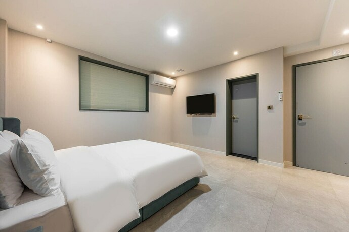 Imagen general del Hotel Ever Miracle. Foto 20