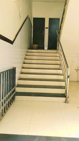 Imagen de los interiores del Hotel Everest, Changodar. Foto 16