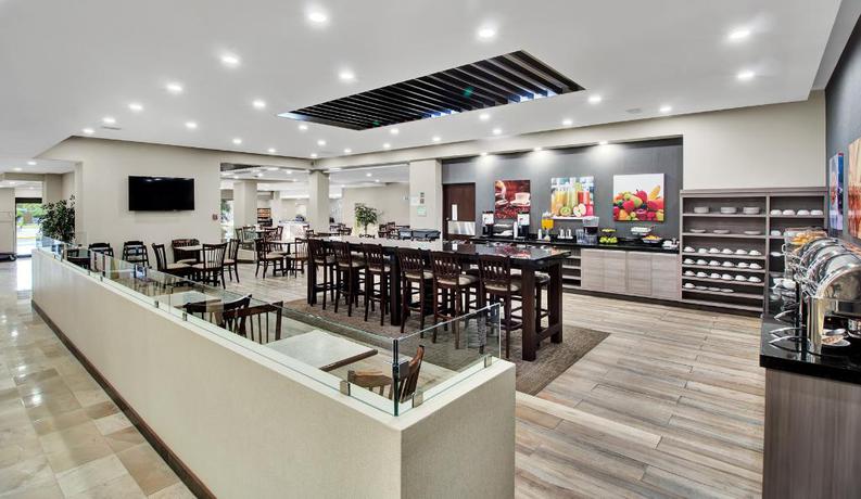 Imagen del bar/restaurante del Hotel Everest, Ciudad Victoria. Foto 8