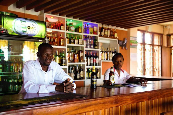 Imagen del bar/restaurante del Hotel Everest House. Foto 5