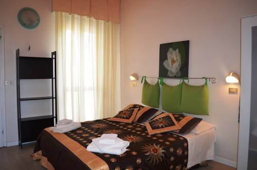 Imagen de la habitación del Hotel Everest Meubl&eacute; Garni. Foto 9