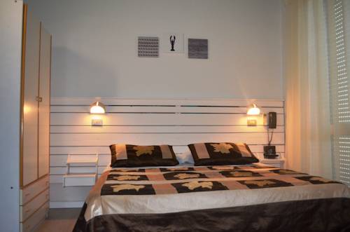 Imagen de la habitación del Hotel Everest Meubl&eacute; Garni. Foto 11
