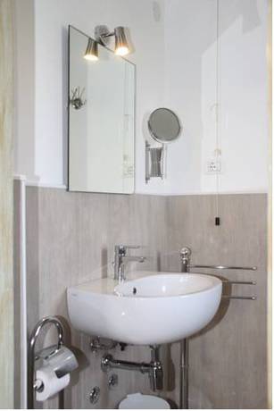 Imagen de la habitación del Hotel Everest Meubl&eacute; Garni. Foto 14