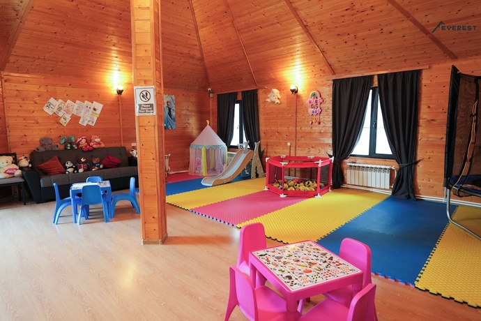 Imagen de los interiores del Hotel Everest Rest House. Foto 16
