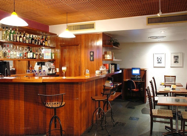 Imagen del bar/restaurante del Hotel Everest Rio. Foto 5