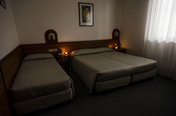 Imagen de la habitación del Hotel Everest, Trento. Foto 5