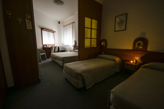 Imagen de la habitación del Hotel Everest, Trento. Foto 6