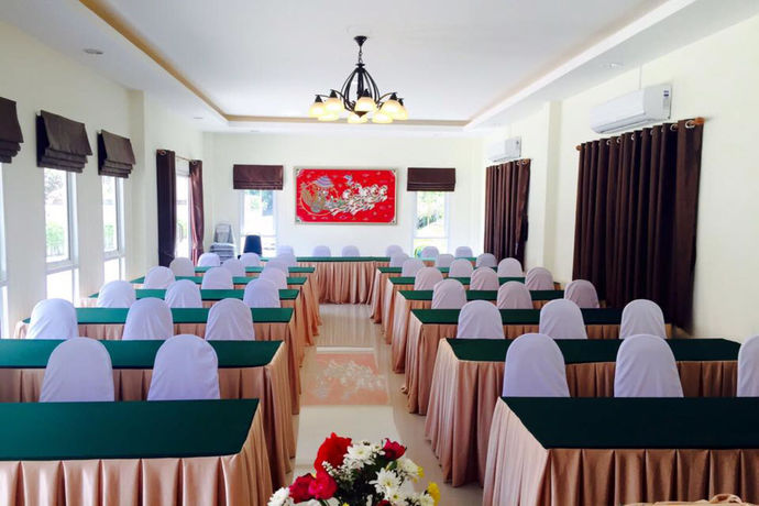 Imagen de los exteriores del Hotel Evergreen Cha-am. Foto 13