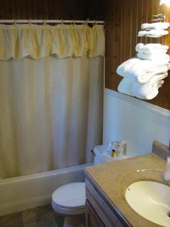 Imagen de la habitación del Hotel Evergreen Motel, Coram. Foto 10
