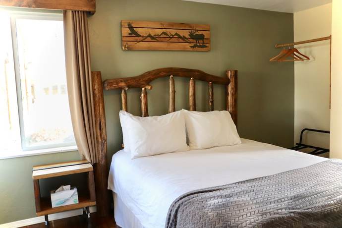 Imagen de la habitación del Hotel Evergreen Motel. Foto 8