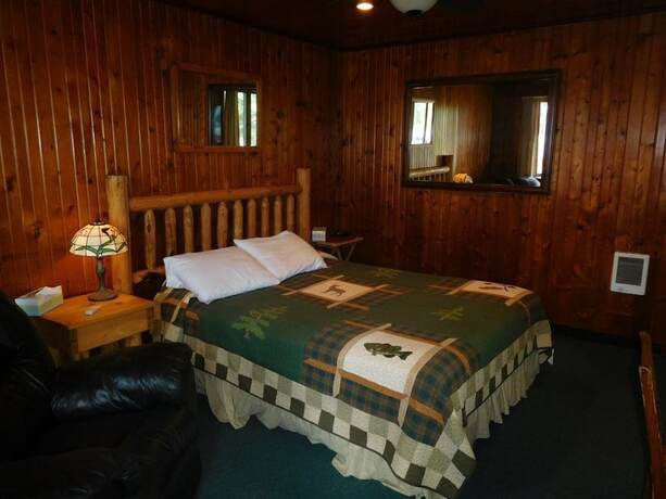 Imagen de la habitación del Hotel Evergreen Motel. Foto 12