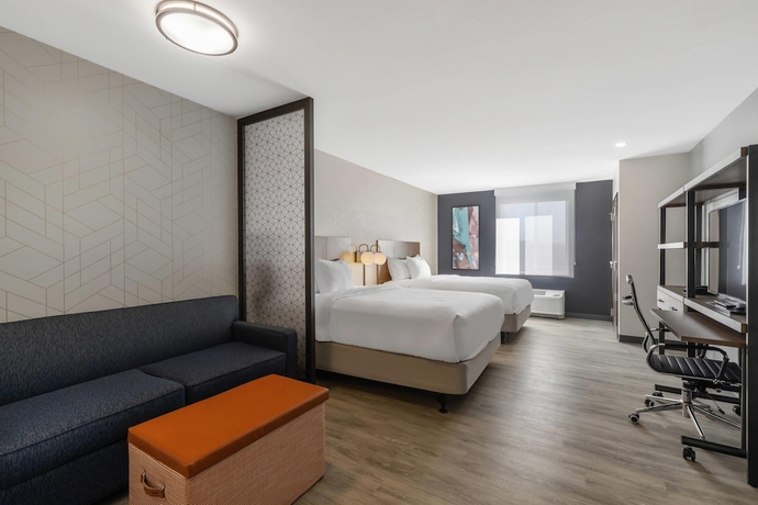 Imagen general del Hotel Everhome Suites Corona. Foto 1