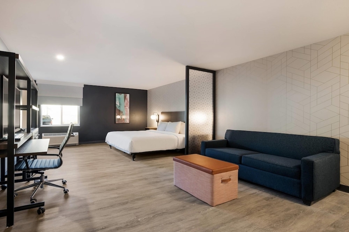 Imagen de la habitación del Hotel Everhome Suites Corona. Foto 7
