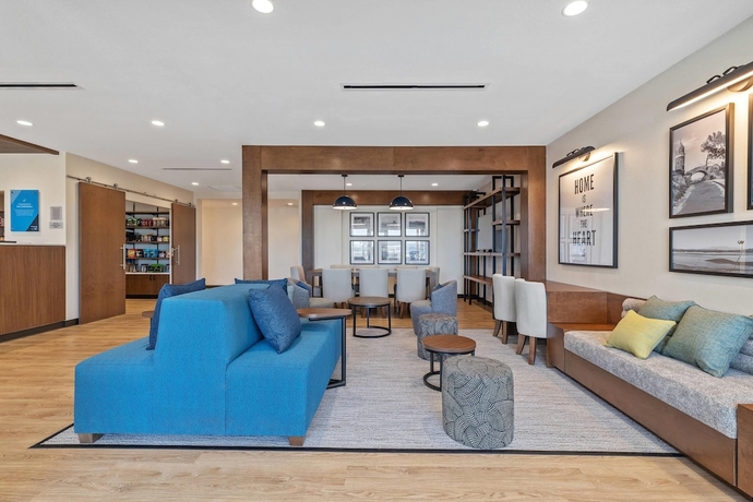 Imagen de los interiores del Hotel Everhome Suites Corona. Foto 13