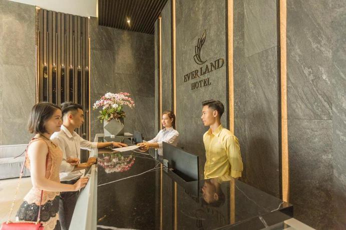 Imagen de los interiores del Hotel Everland. Foto 4