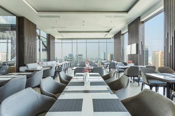 Imagen del bar/restaurante del Hotel Everland. Foto 2