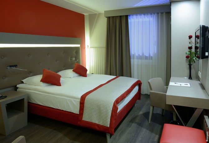 Imagen de la habitación del Hotel Everness and Resort. Foto 10