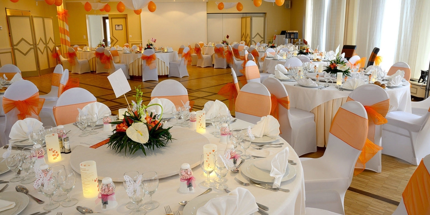 Imagen de los interiores del Hotel Everness and Resort. Foto 16