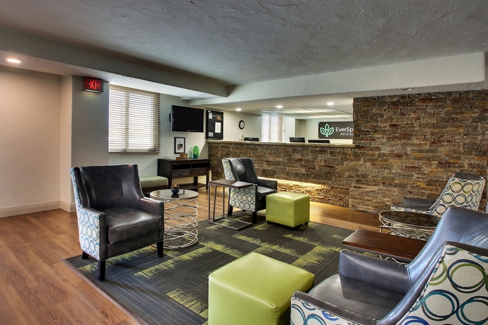 Imagen de los interiores del Hotel Everspring Inn. Foto 18